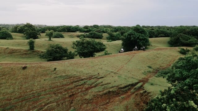 Get ready for an adrenaline-pumping ride!Explore the breathtaking savanna of Lendang Denger through thrilling dirt bike trails that will test your skills and ignite your spirit of adventure.This is where the real journey begins! 🌾🏍️#lombokdirtbiketour #lendangdenger #dirtbikeadventure #lombokadventure #offroadlombok #savannatour #adrenalinerush