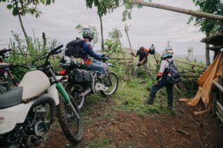 Explore the thrilling and fun off-road trails of Bun Beleng and Selong Belanak on a Lombok Dirt Bike Tour. An adventure that will take you through exciting terrains, offering both challenge and excitement 

#lombokdirtbiketour #lombokboat #lombokoffroad #offroadlombok