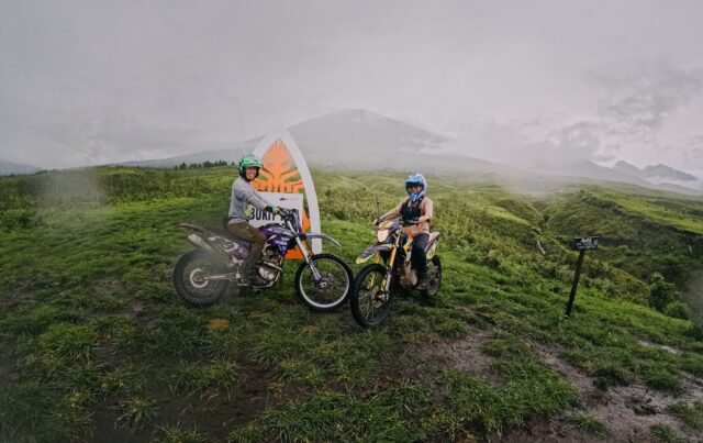 Ride to the top of Rinjani on a dirt bike—pure adrenaline, wild terrain, and epic views await!#LombokDirtBikeTour #RinjaniAdventure #EnduroLombok #DirtBikeEscape