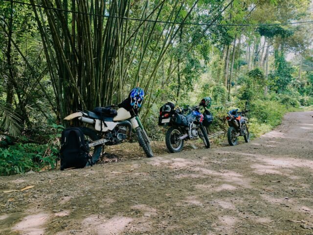 Explore Selong Belanak on an epic dirt bike adventure with Lombok Dirt Bike Tour. Ride, explore, and experience the beauty of Lombok like never before!