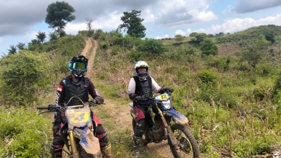 Swiss Sisters Take on Gunung Tunak: Our Epic Morning Dirt Bike Adventure from Kuta Lombok